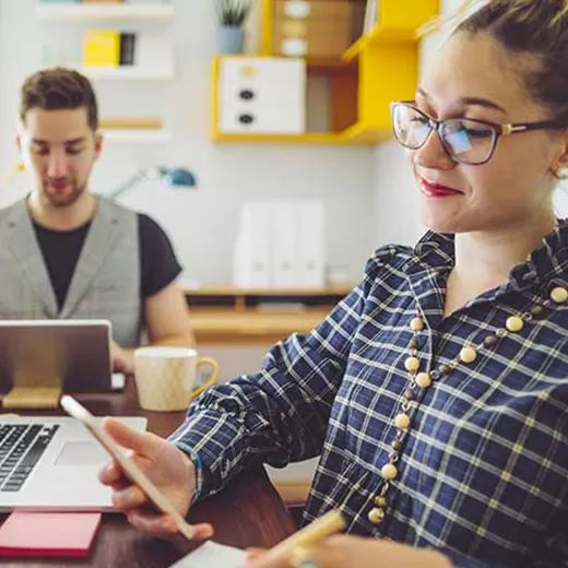 Salarié et auto-entrepreneur : les 6 questions les plus fréquentes