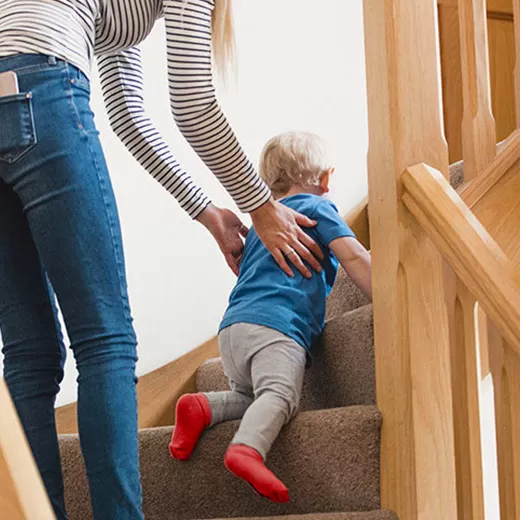 La maison regorge de dangers pour bébé