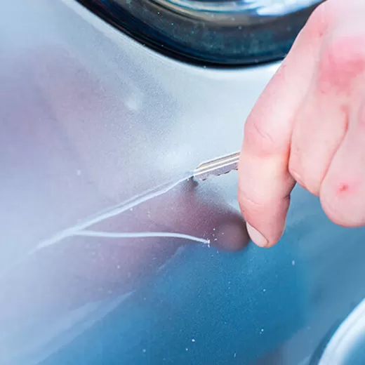 Que couvre la garantie vandalisme d’une assurance auto ?
