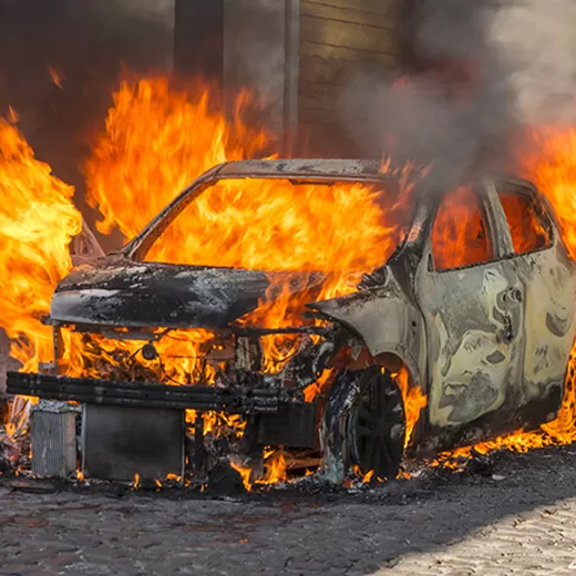 Assurance auto et voiture incendiée : comment fonctionne la garantie incendie de voiture ?